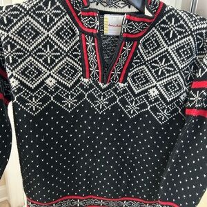 Hanna Andersson girls ski sweater with 1/4” zip 100%combed cotton.